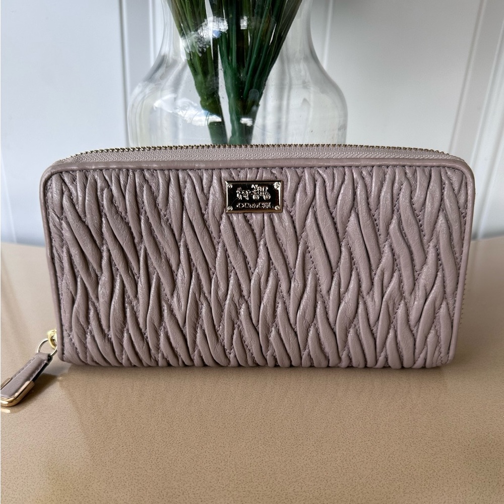 COACH MADISON GREY GATHERED LEATHER WALLET WITH GOLD LOGO LIKE NEW